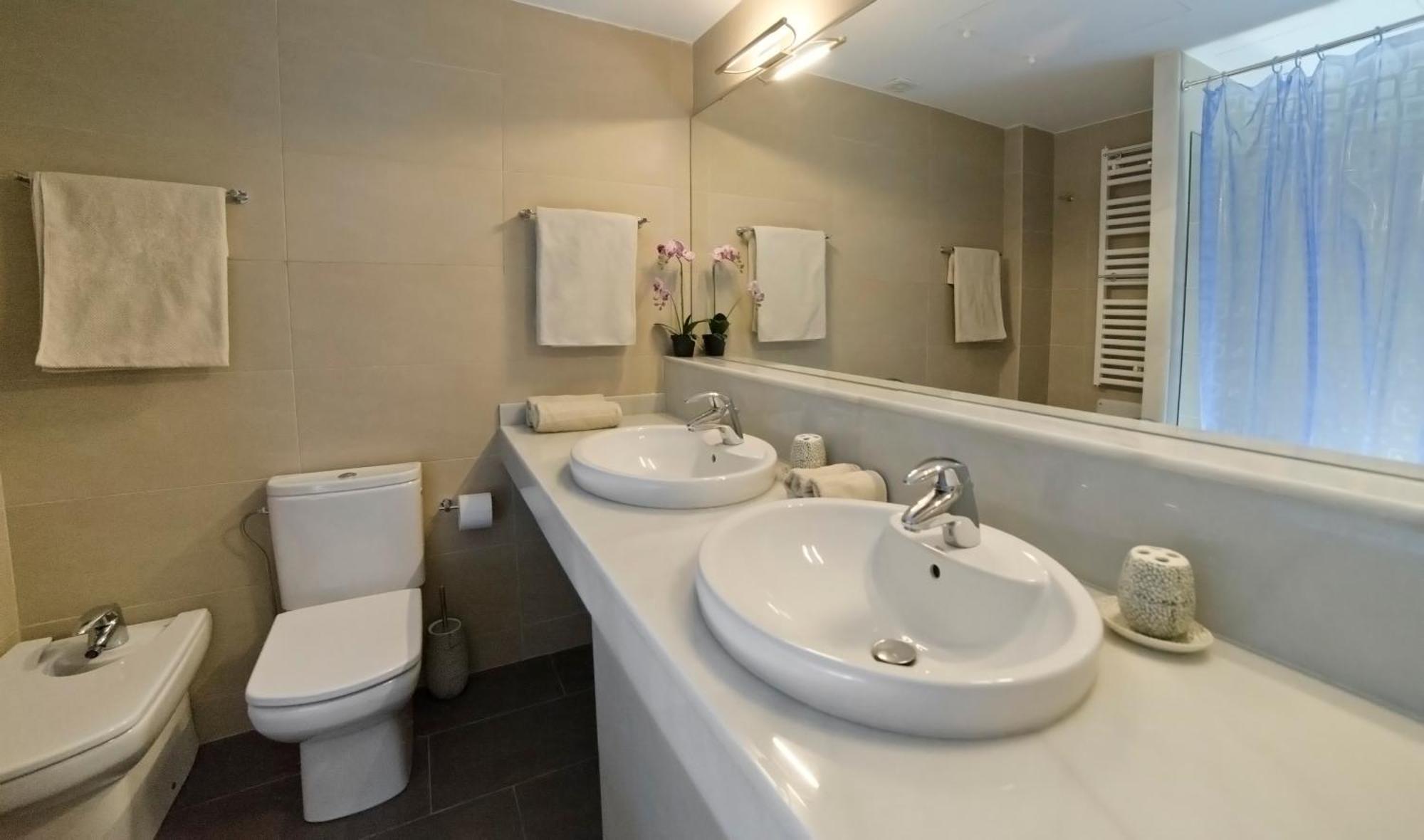 Duplex Moderno 3 Hab Parking, Vistas Al Mar Y Terraza Apartment Sitges Ngoại thất bức ảnh
